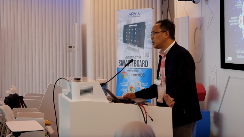 Najib Habeb briefing on Arvia Smartboard ChromeOS during Power Talk at Google